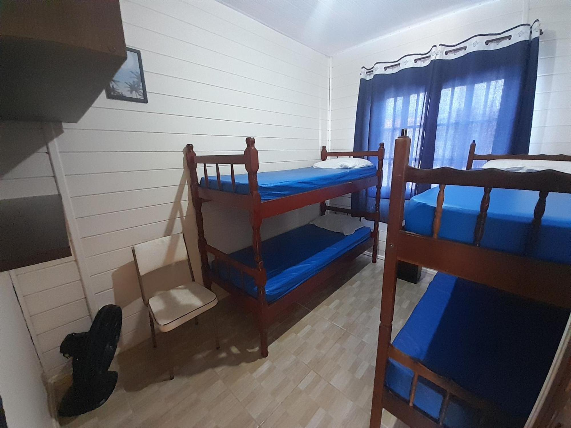 Casa de Férias Casa Azul Aconchegante, Prox. A Praia, Wi-fi 300mb Guaratuba