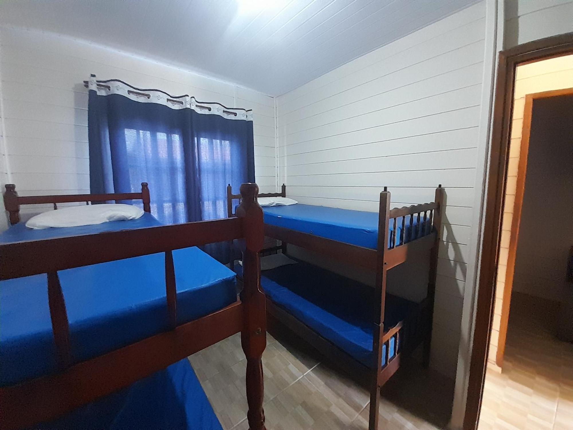 Casa de Férias Casa Azul Aconchegante, Prox. A Praia, Wi-fi 300mb Guaratuba